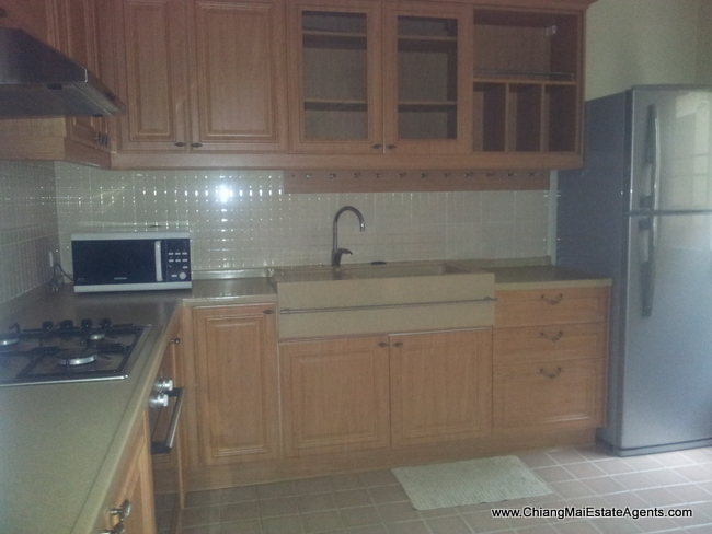 House for rent with swiming pool.