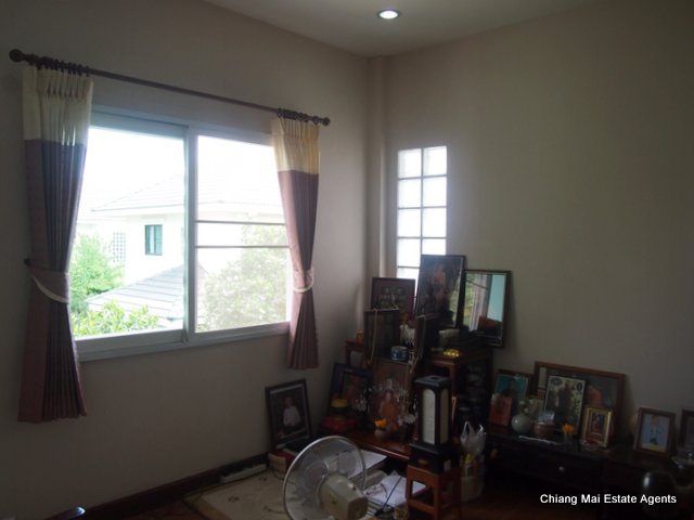 Beautiful Quiet 2 Story House