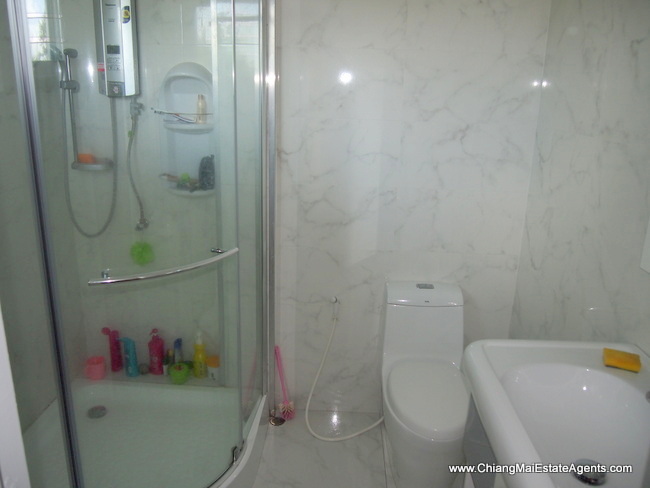 Comfortable 3 Bedroom Bungalow in Hang Dong