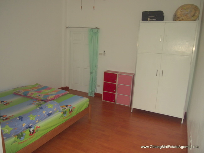 Comfortable 3 Bedroom Bungalow in Hang Dong