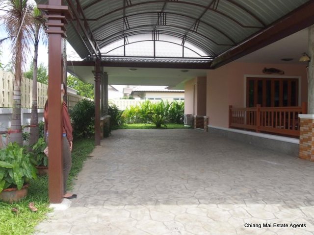 3 Bedroom Bungalow in Lanna Village For Rent