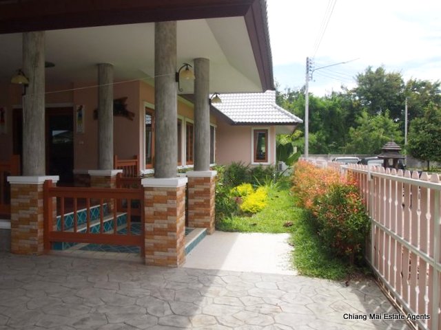 3 Bedroom Bungalow in Lanna Village For Rent
