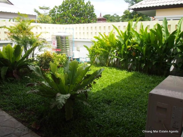 3 Bedroom Bungalow in Lanna Village For Rent