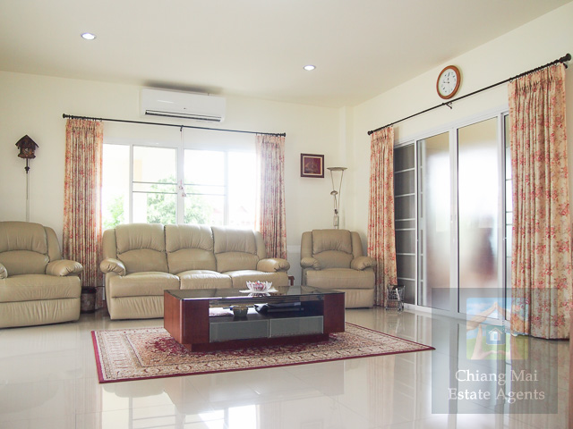 Large 4 Bed Family Home for Sale in Rungaroon
