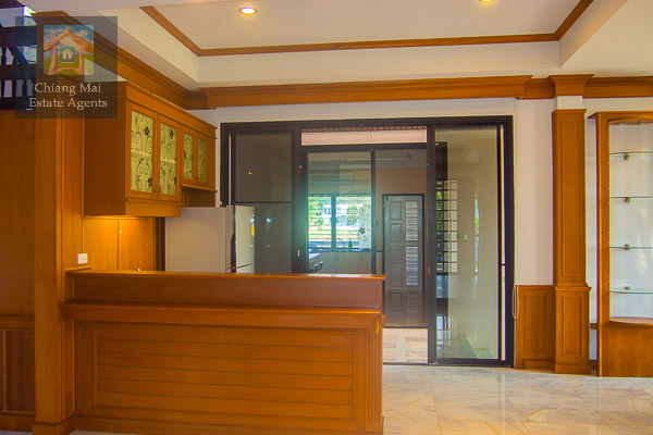 Beautiful Fully Furnished 3 Bed/ 4 Bath Home for Rent