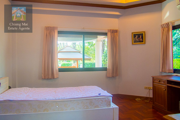 Beautiful Fully Furnished 3 Bed/ 4 Bath Home for Rent