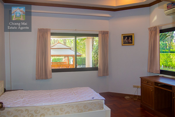 Beautiful Fully Furnished 3 Bed/ 4 Bath Home for Rent