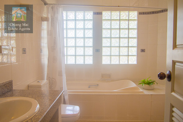 Beautiful Fully Furnished 3 Bed/ 4 Bath Home for Rent
