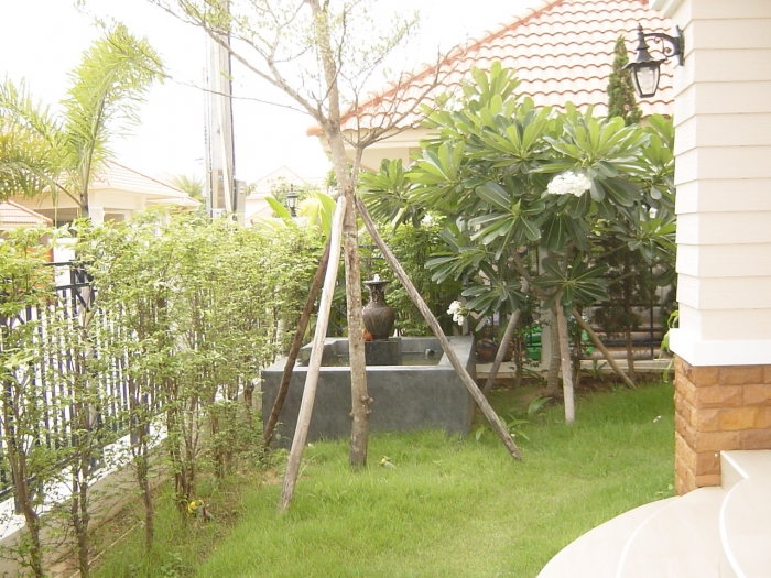 4 bedroom House near Phayup University