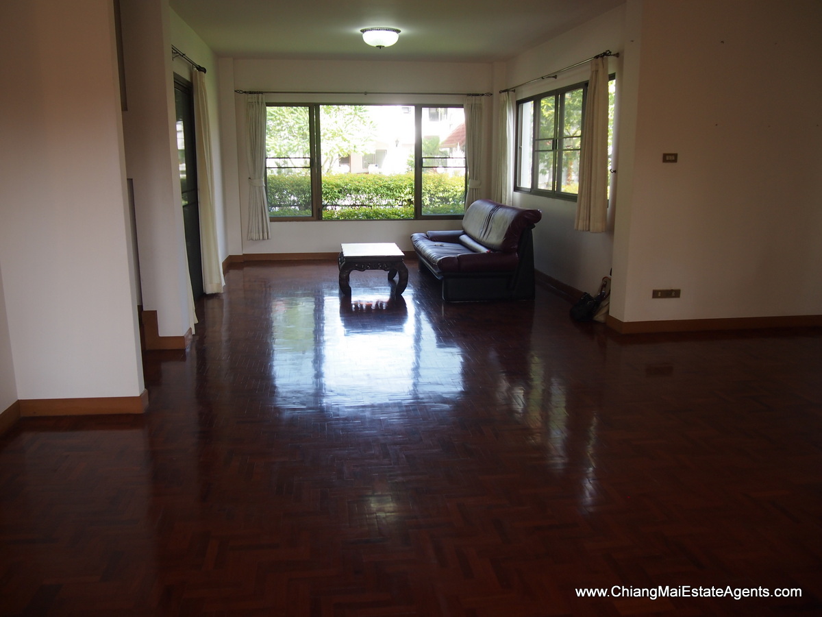Large 3 Bedroom Home for Sale in Moo Baan Nai Fun