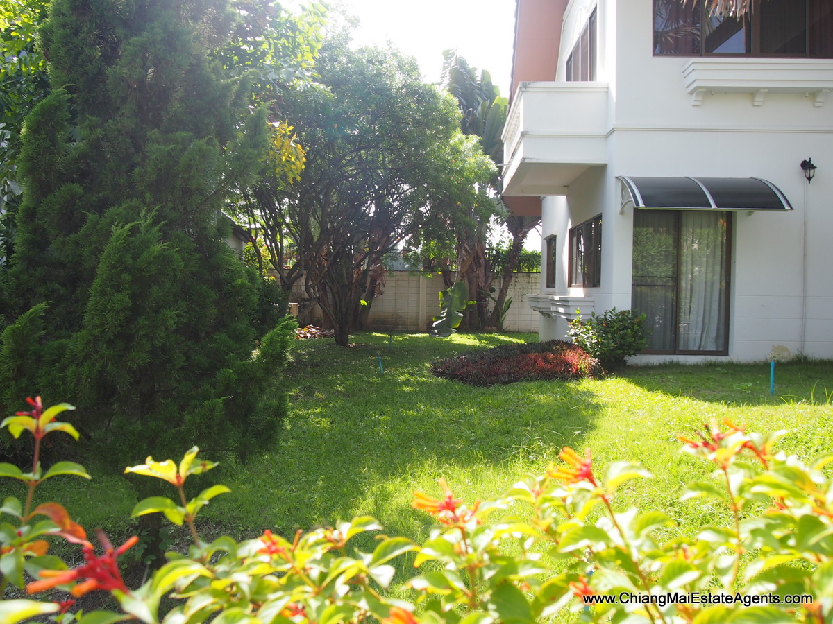 Large 3 Bedroom Home for Sale in Moo Baan Nai Fun