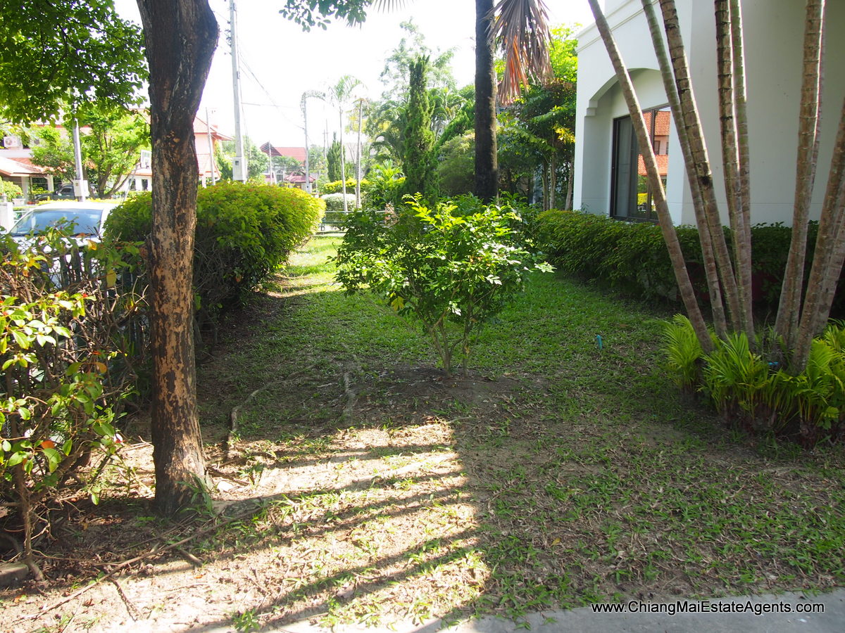Large 3 Bedroom Home for Sale in Moo Baan Nai Fun