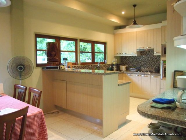 Spacious House For Sale In FaHam