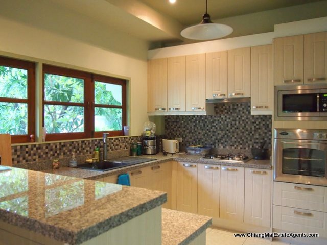 Spacious House For Sale In FaHam