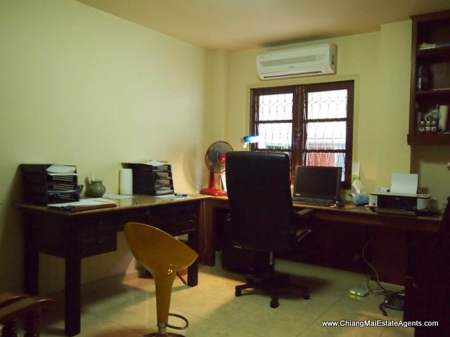 Spacious House For Sale In FaHam