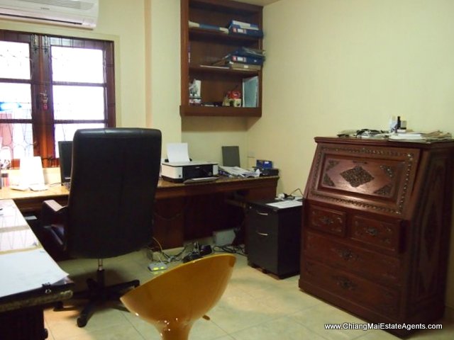 Spacious House For Sale In FaHam