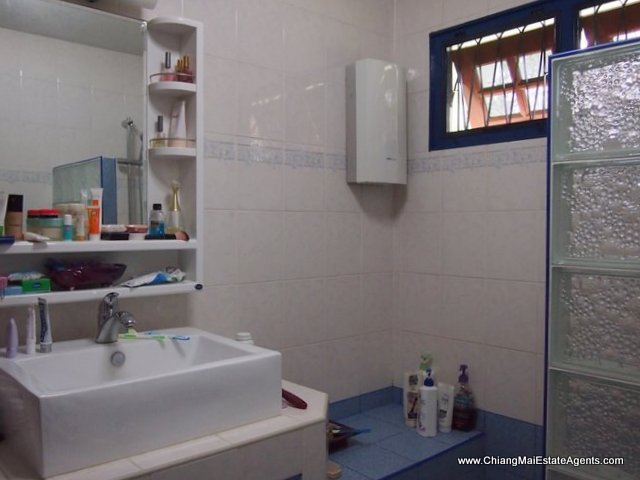 Spacious House For Sale In FaHam