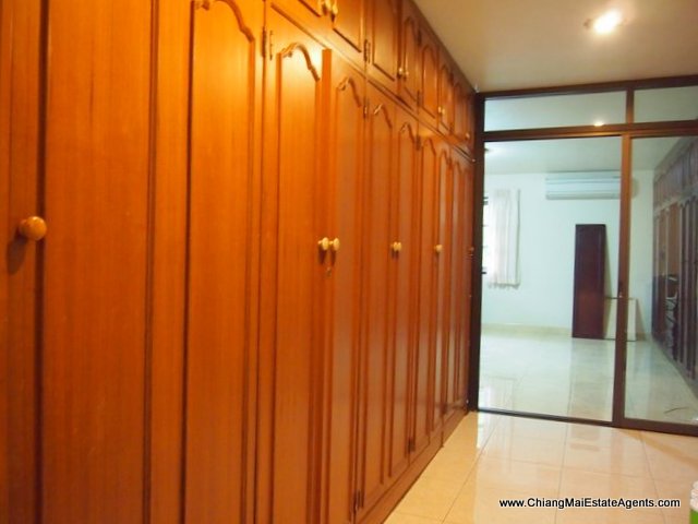 Spacious House For Sale In FaHam