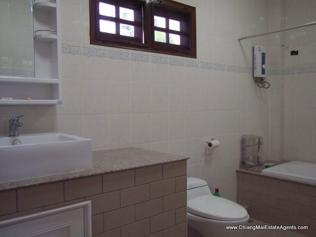 Spacious House For Sale In FaHam