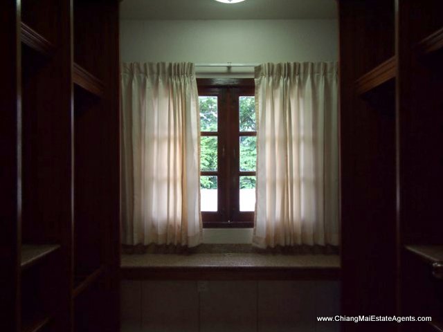 Spacious House For Sale In FaHam