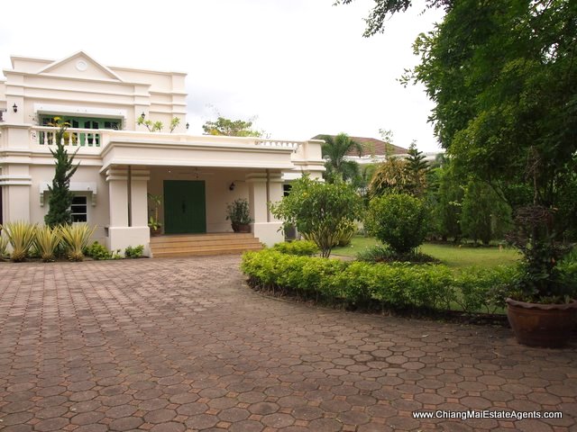 Spacious House For Sale In FaHam