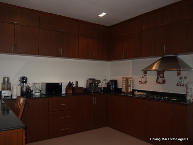 Custom Home For Sale with 3 Bedroom/ 3 Bathroom