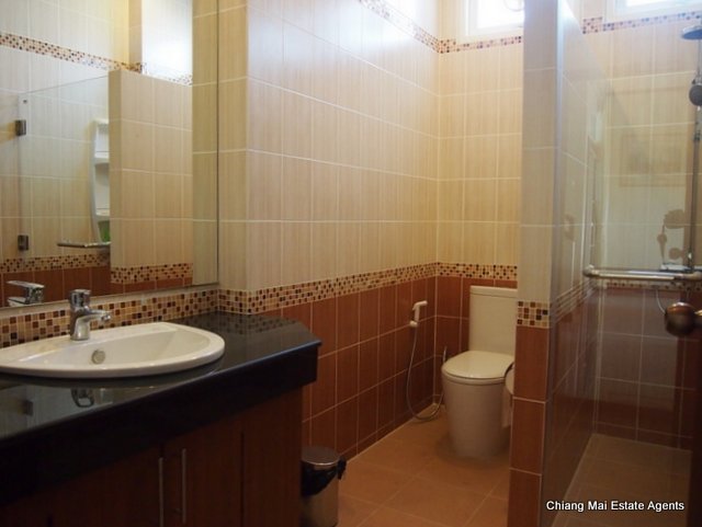 Custom Home For Sale with 3 Bedroom/ 3 Bathroom
