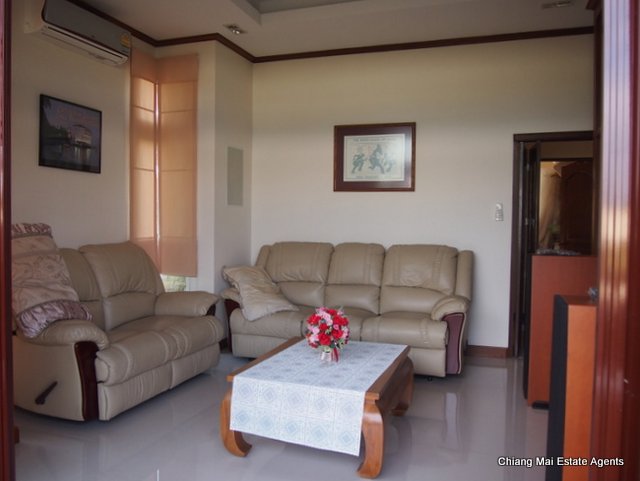 Custom Home For Sale with 3 Bedroom/ 3 Bathroom