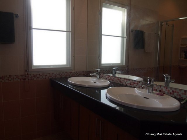 Custom Home For Sale with 3 Bedroom/ 3 Bathroom