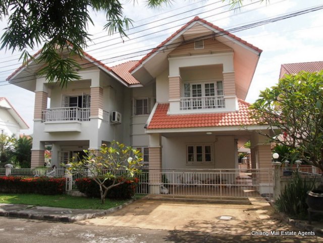 Large 4 Bedroom House in Hang Dong