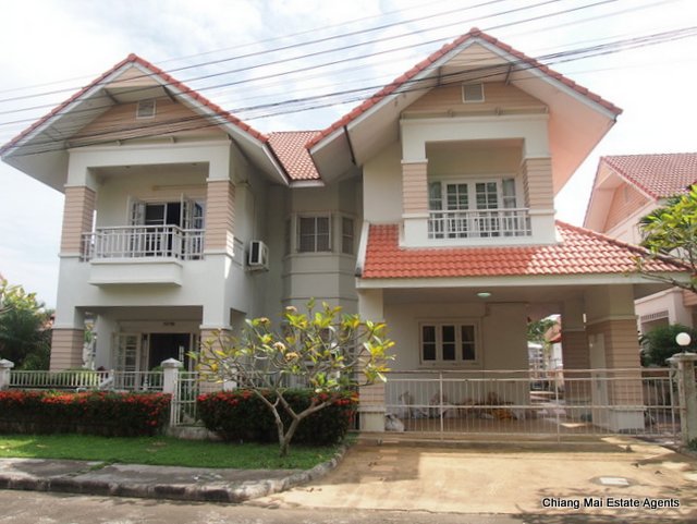 Large 4 Bedroom House in Hang Dong