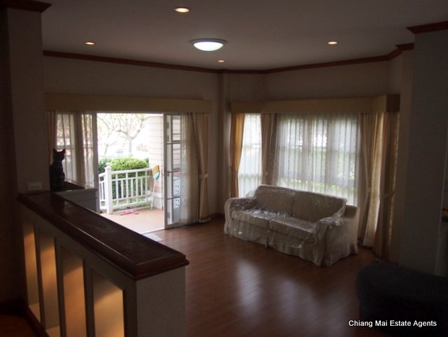 Large 4 Bedroom House in Hang Dong