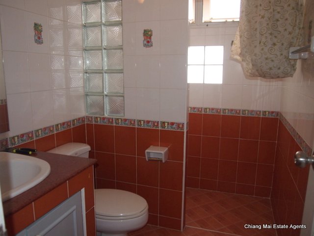 Large 4 Bedroom House in Hang Dong