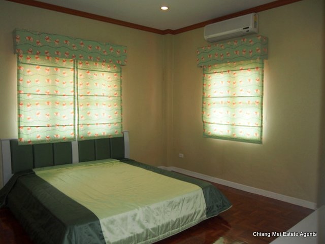 Large 4 Bedroom House in Hang Dong