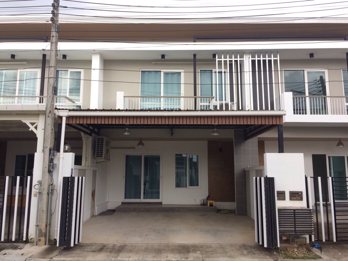 Townhouse For Rent In Kankanok
