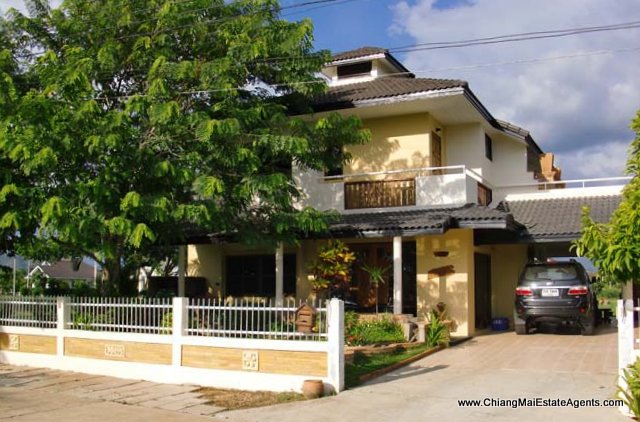 4 Bd, 4 Bth with Pool Home for Sale