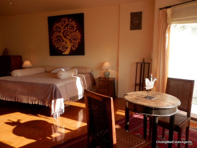 Large Riverside Condominium For Sale