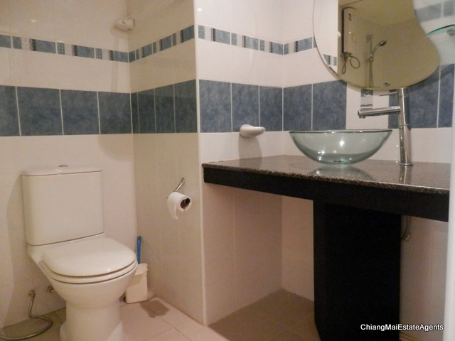 Large Riverside Condominium For Sale