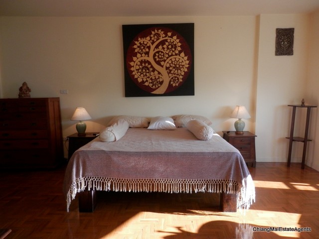 Large Riverside Condominium For Sale