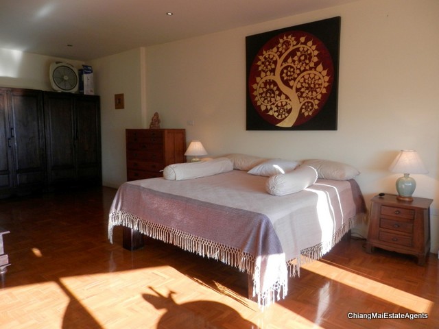 Large Riverside Condominium For Sale