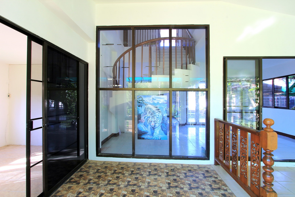4 Bedroom Home Near Bo Sang