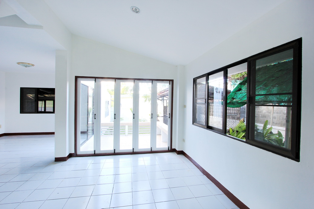 4 Bedroom Home Near Bo Sang