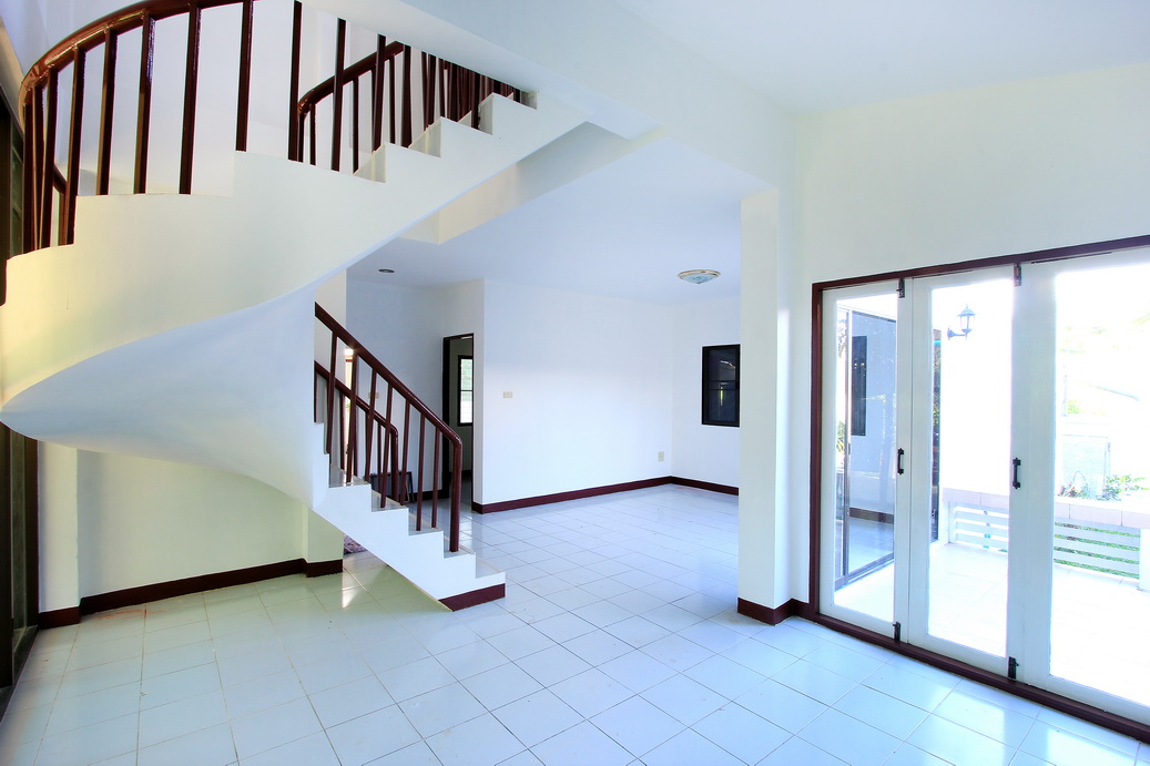 4 Bedroom Home Near Bo Sang