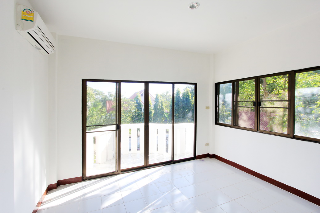 4 Bedroom Home Near Bo Sang