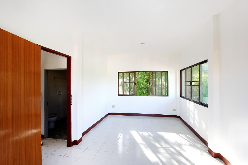 4 Bedroom Home Near Bo Sang