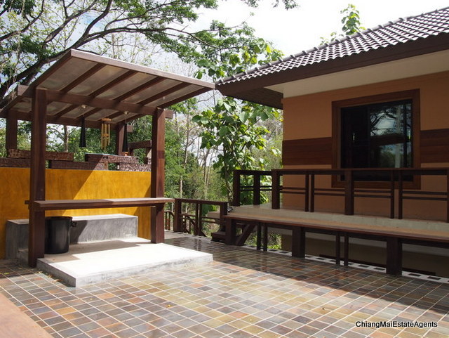 Lovely 5 Bed/ 5 Bath Home for Sale with Pool
