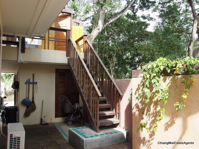 Lovely 5 Bed/ 5 Bath Home for Sale with Pool