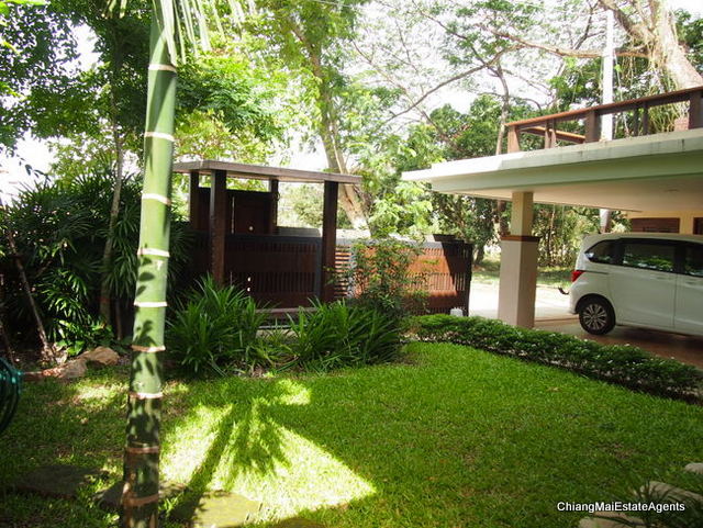 Lovely 5 Bed/ 5 Bath Home for Sale with Pool