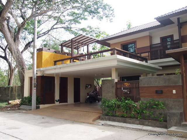 Lovely 5 Bed/ 5 Bath Home for Sale with Pool