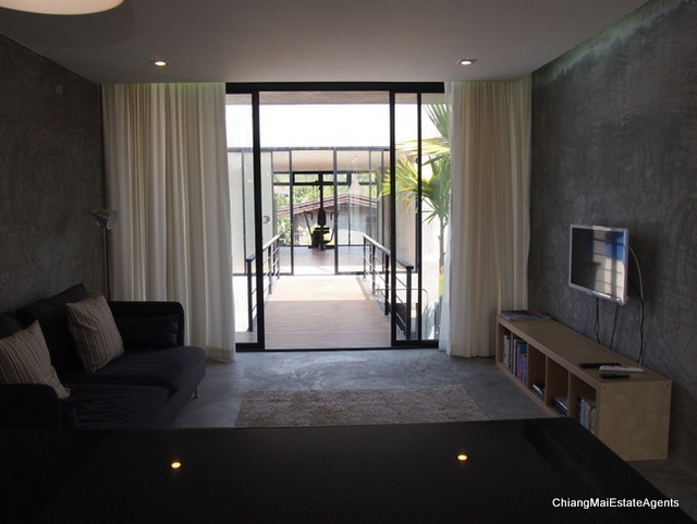 Modern Home for Sale with 3 Bedrooms/4 Bathrooms/1 Office
